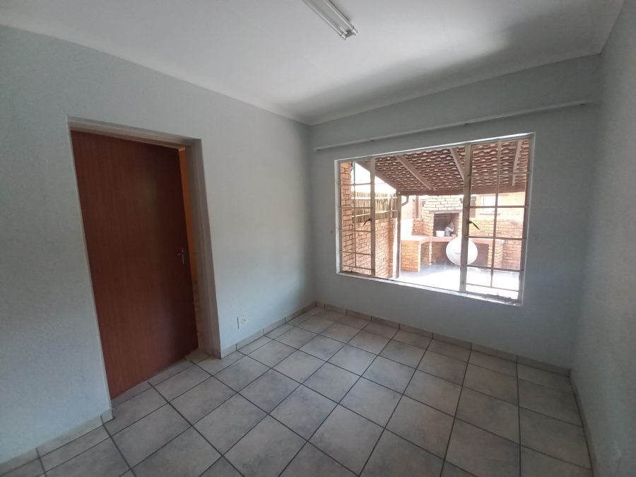 2 Bedroom Property for Sale in Safari Gardens North West